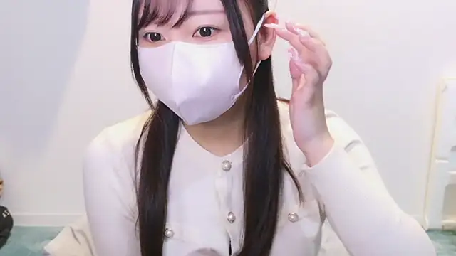 Snapshot of YUTSU_KI chatting on 12/21/24, 04:03 YUTSU KI online show from 12/21/24, 04:03