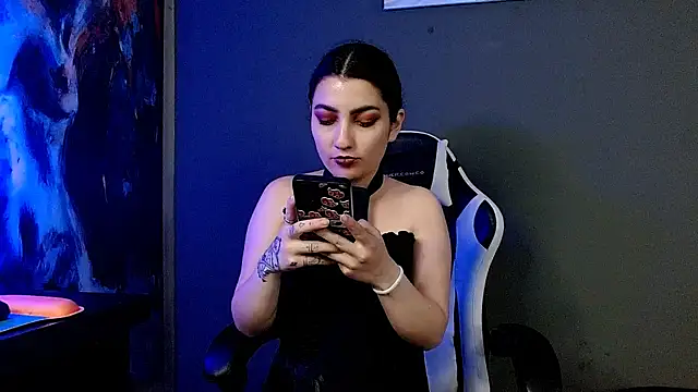 sophy rock online show from 02/11/25, 07:48