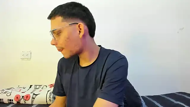 Diego-Monsalve online show from 10/17/25, 10:34