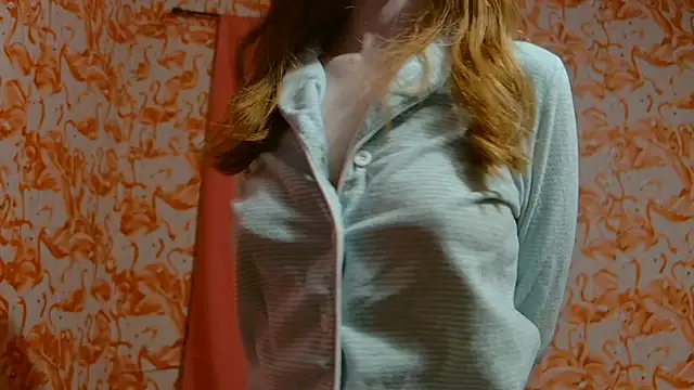 strawberrysmoothie online show from 01/10/25, 03:29