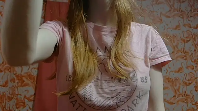 strawberrysmoothie online show from 03/06/25, 03:46