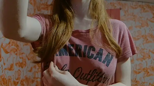 strawberrysmoothie online show from 03/17/25, 01:14