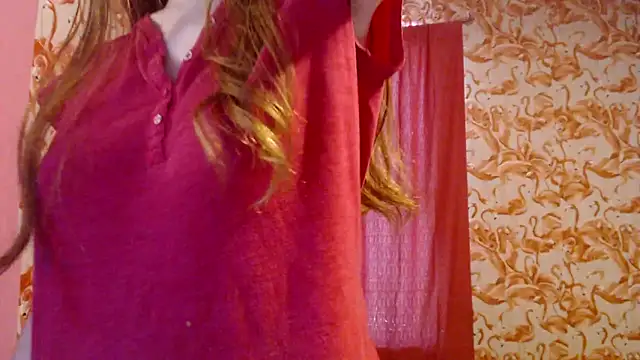 strawberrysmoothie online show from 09/15/25, 09:37