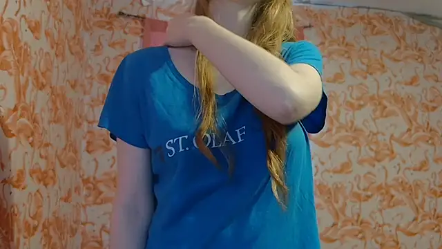 strawberrysmoothie online show from 10/12/25, 07:35