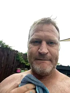 Snapshot of sexycouple109 chatting on 01/01/25, 05:00 sexycouple109 online show from 01/01/25, 05:00