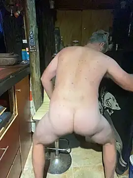 Snapshot of sexycouple109 chatting on 01/07/25, 03:03 sexycouple109 online show from 01/07/25, 03:03