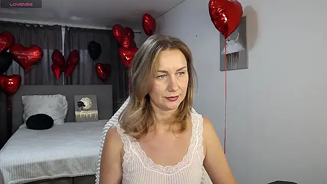 Vanessa Nowak online show from 02/16/26, 09:49