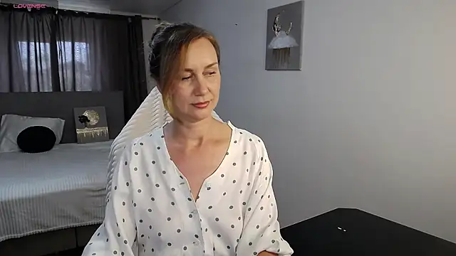 Snapshot of Vanessa_Nowak chatting on 05/20/26, 11:49 Vanessa Nowak online show from 05/20/26, 11:49