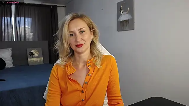 Snapshot of Vanessa_Nowak chatting on 07/21/26, 02:52 Vanessa Nowak online show from 07/21/26, 02:52