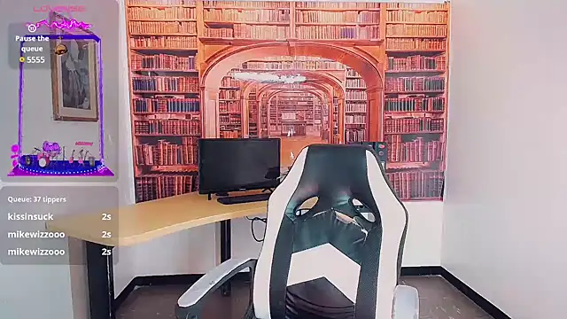 khiara moretti online show from 02/06/25, 07:29