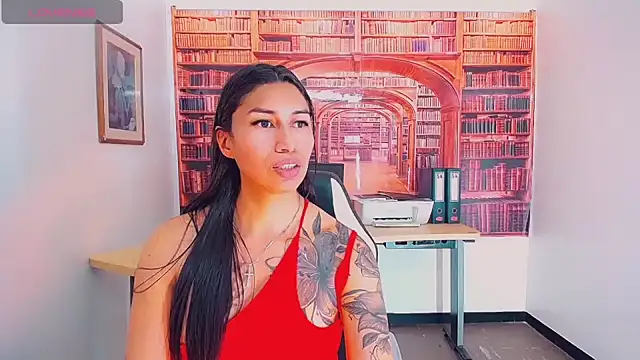 khiara moretti online show from 02/12/25, 07:35