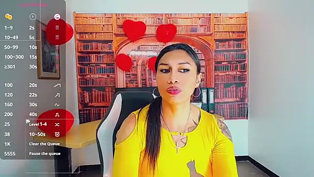 khiara moretti online show from 02/13/25, 07:42