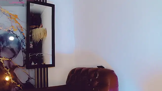 khiara moretti online show from 11/10/25, 11:20