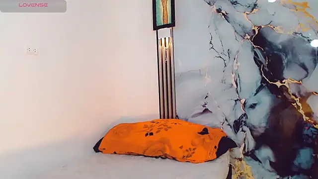 khiara moretti online show from 11/11/25, 11:21