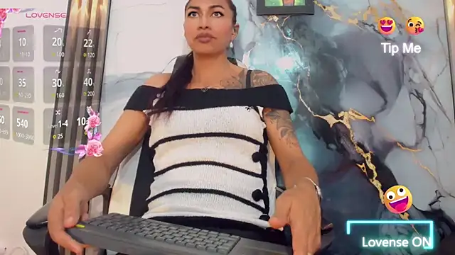 khiara moretti online show from 04/24/26, 11:23