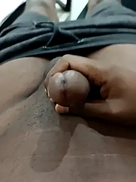 cooljohny22892 online show from 03/17/25, 07:37