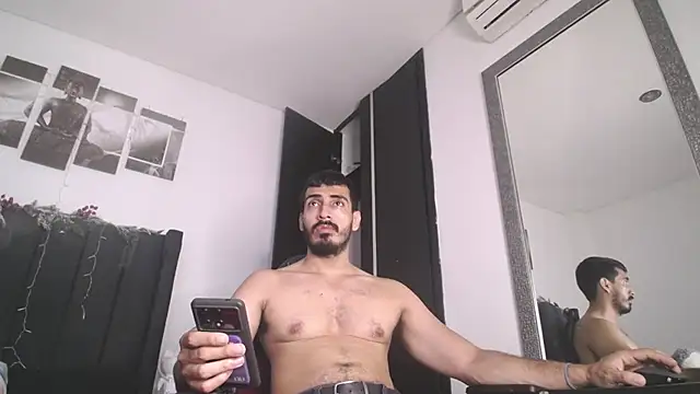 Snapshot of muscle_ares chatting on 12/05/24, 12:11 muscle ares online show from 12/05/24, 12:11