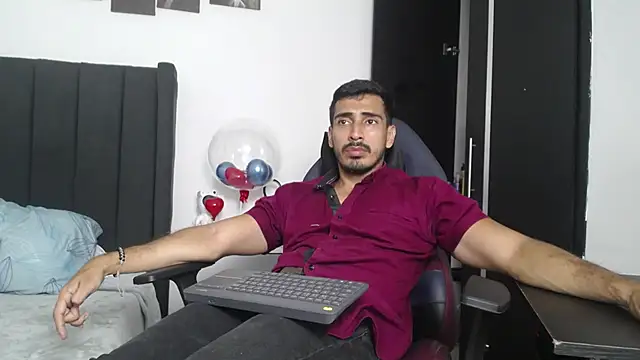 Snapshot of muscle_ares chatting on 03/13/25, 03:50 muscle ares online show from 03/13/25, 03:50