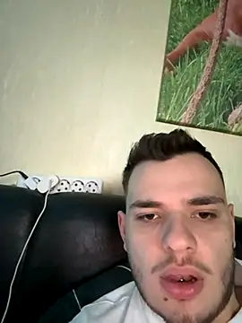 Snapshot of oscar_sweet22 chatting on 10/12/25, 12:15 oscar sweet22 online show from 10/12/25, 12:15