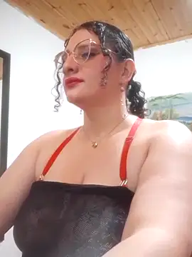 Snapshot of Aleja_Gonzales chatting on 03/21/25, 10:17 Aleja Gonzales online show from 03/21/25, 10:17