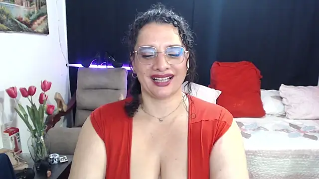 Aleja Gonzales online show from 04/02/26, 12:47