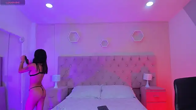 Agathaargent  online show from 11/23/25, 05:07