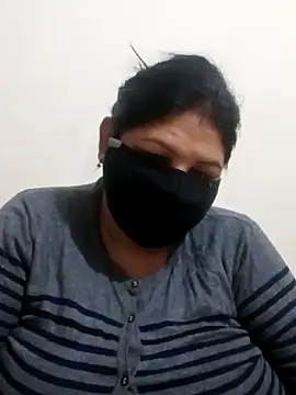 Snapshot of Shoni__ chatting on 12/08/24, 01:13 Shoni online show from 12/08/24, 01:13