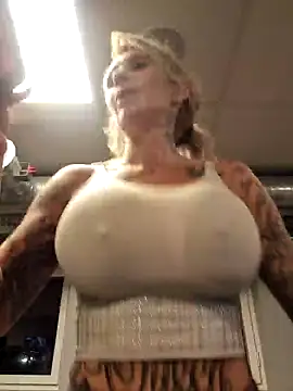 Snapshot of Ninasweden chatting on 12/10/24, 09:22 Ninasweden online show from 12/10/24, 09:22