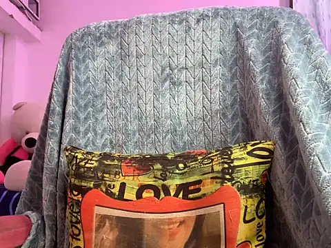 Royal girl 1 online show from 09/19/25, 10:27