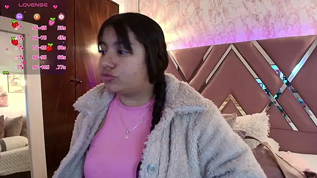 Snapshot of Miaa_Smiith1 chatting on 02/05/25, 12:06 Miaa Smiith1 online show from 02/05/25, 12:06