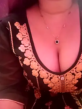 Snapshot of Jaanu_Jaanvi chatting on 12/20/24, 10:22 Jaanu Jaanvi online show from 12/20/24, 10:22