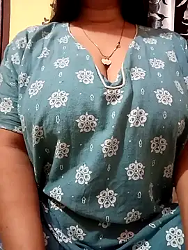 Snapshot of Jaanu_Jaanvi chatting on 03/06/25, 11:31 Jaanu Jaanvi online show from 03/06/25, 11:31
