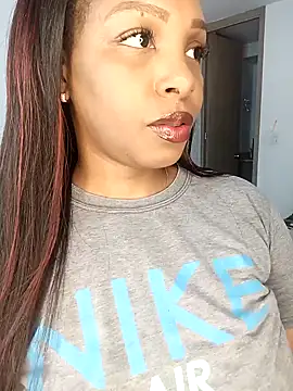 Snapshot of kitty__blackgl chatting on 02/03/25, 10:25 kitty blackgl online show from 02/03/25, 10:25