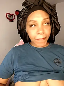 Snapshot of kitty__blackgl chatting on 02/24/25, 05:11 kitty blackgl online show from 02/24/25, 05:11