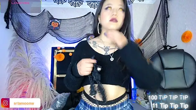 Moon Water   online show from 10/16/25, 01:01