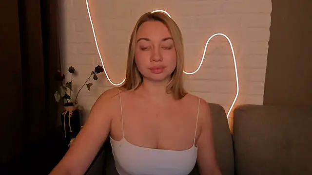 Snapshot of DanielaWisse chatting on 12/03/24, 02:58 DanielaWisse online show from 12/03/24, 02:58