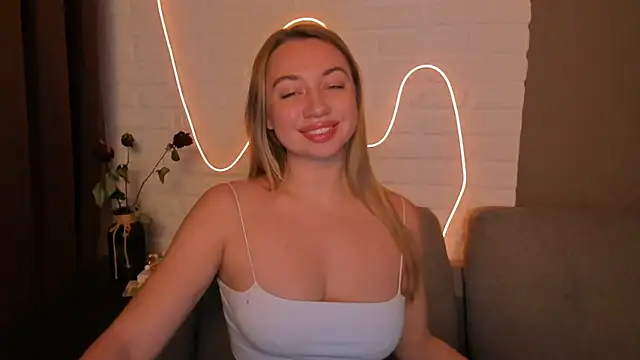 Snapshot of DanielaWisse chatting on 12/05/24, 02:20 DanielaWisse online show from 12/05/24, 02:20