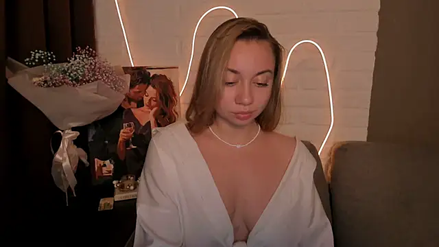 Snapshot of DanielaWisse chatting on 12/20/24, 02:52 DanielaWisse online show from 12/20/24, 02:52