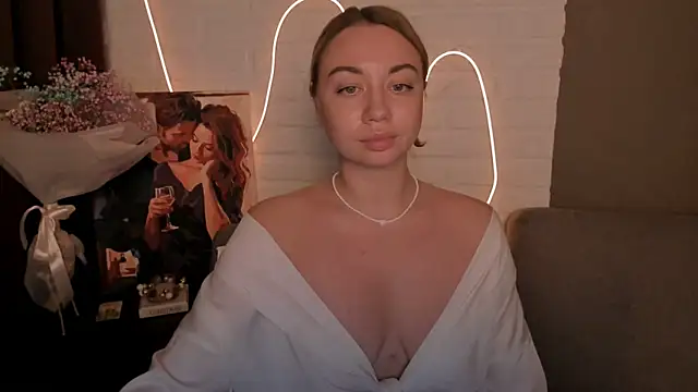 Snapshot of DanielaWisse chatting on 12/23/24, 02:56 DanielaWisse online show from 12/23/24, 02:56