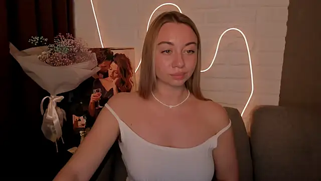 Snapshot of DanielaWisse chatting on 12/26/24, 05:47 DanielaWisse online show from 12/26/24, 05:47