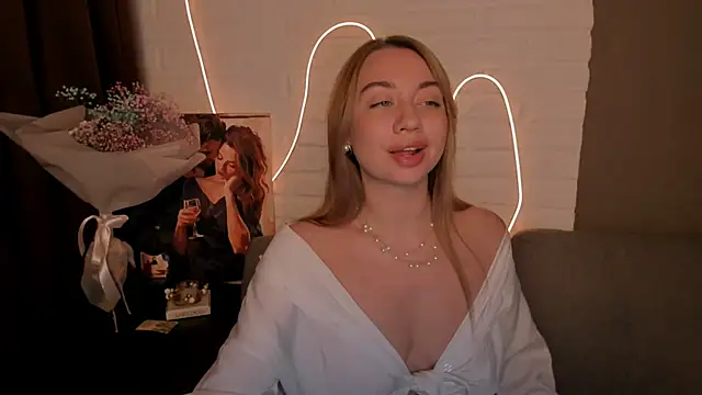 Snapshot of DanielaWisse chatting on 12/31/24, 02:19 DanielaWisse online show from 12/31/24, 02:19