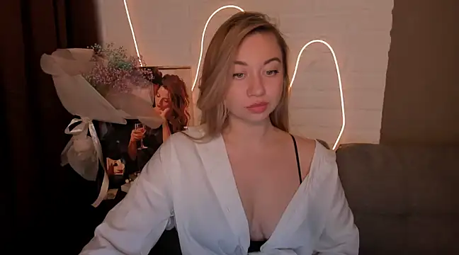 Snapshot of DanielaWisse chatting on 01/11/25, 12:01 DanielaWisse online show from 01/11/25, 12:01