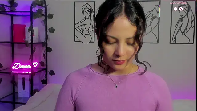 Megan Rodrigo online show from 02/12/25, 11:09