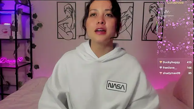 Megan Rodrigo online show from 02/17/25, 10:25