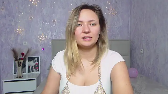 Snapshot of SallyVerda chatting on 01/15/25, 12:51 SallyVerda online show from 01/15/25, 12:51