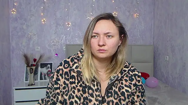 Snapshot of SallyVerda chatting on 01/15/25, 04:15 SallyVerda online show from 01/15/25, 04:15