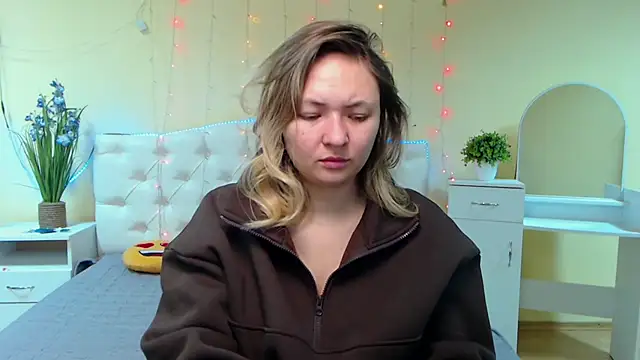 Snapshot of SallyVerda chatting on 01/18/25, 06:21 SallyVerda online show from 01/18/25, 06:21