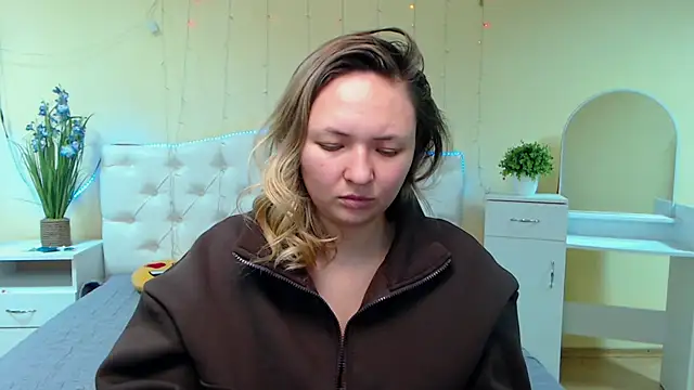 Snapshot of SallyVerda chatting on 01/18/25, 09:24 SallyVerda online show from 01/18/25, 09:24