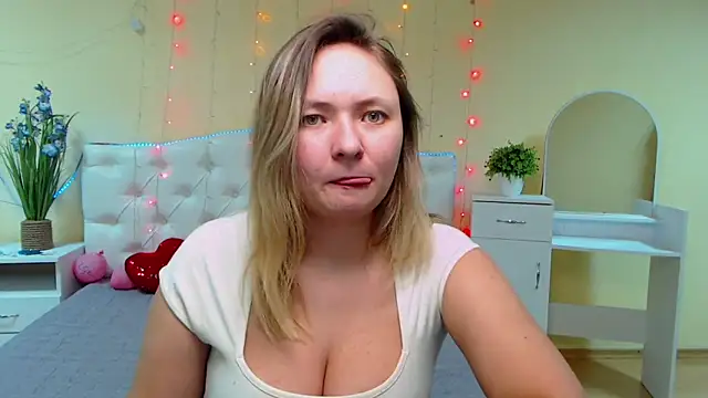 Snapshot of SallyVerda chatting on 01/30/25, 09:47 SallyVerda online show from 01/30/25, 09:47