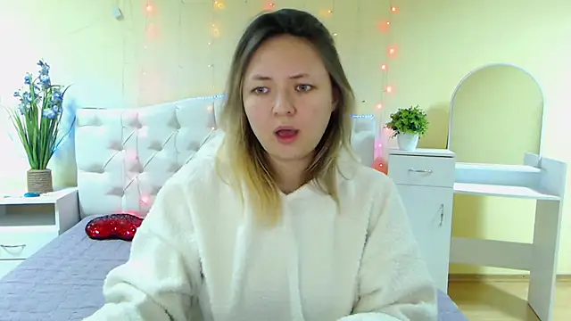 Snapshot of SallyVerda chatting on 02/05/25, 06:37 SallyVerda online show from 02/05/25, 06:37